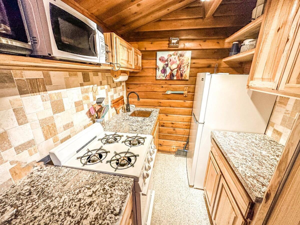 Village Vibes Deck And Bbq Duck Creek Village Exterior photo