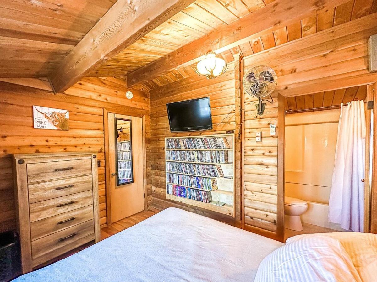 Village Vibes Deck And Bbq Duck Creek Village Exterior photo